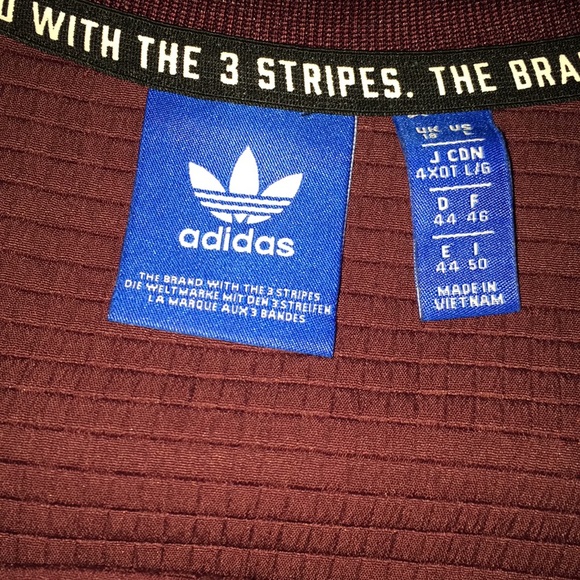 Adidas  Crew neck athletic top EUC - Picture 4 of 5
